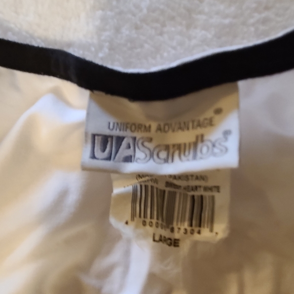 Valentines day scrub top - Picture 2 of 2